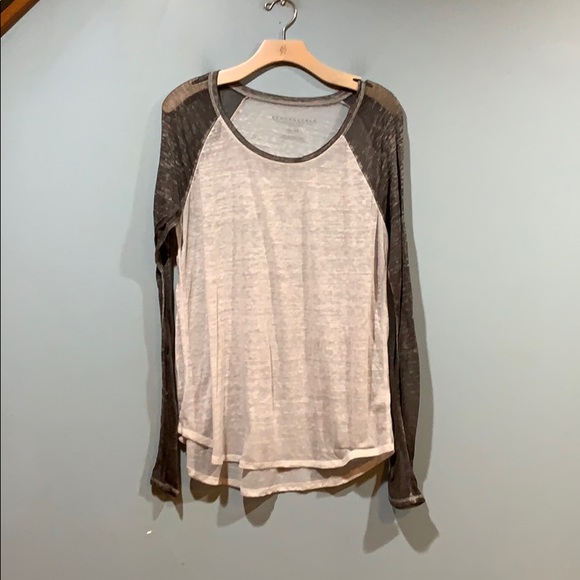 Aeropostale Tops - ❤️ Cute thin top ❤️ 10/$25